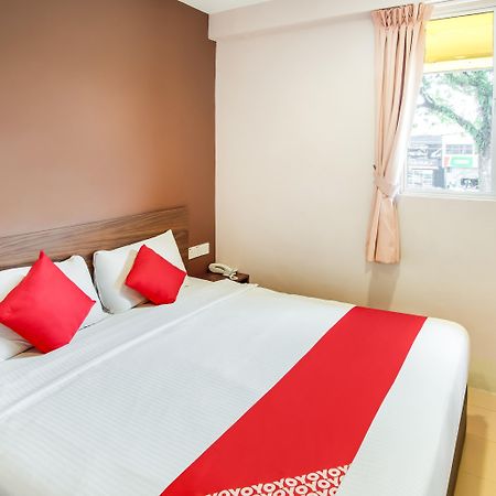 Oyo 89480 Dream House Hotel Skudai Eksteriør bilde