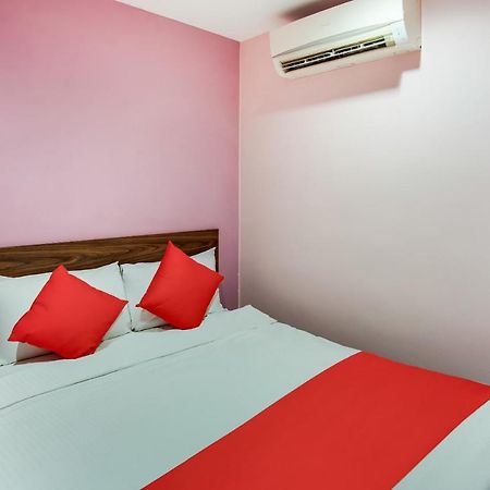 Oyo 89480 Dream House Hotel Skudai Eksteriør bilde