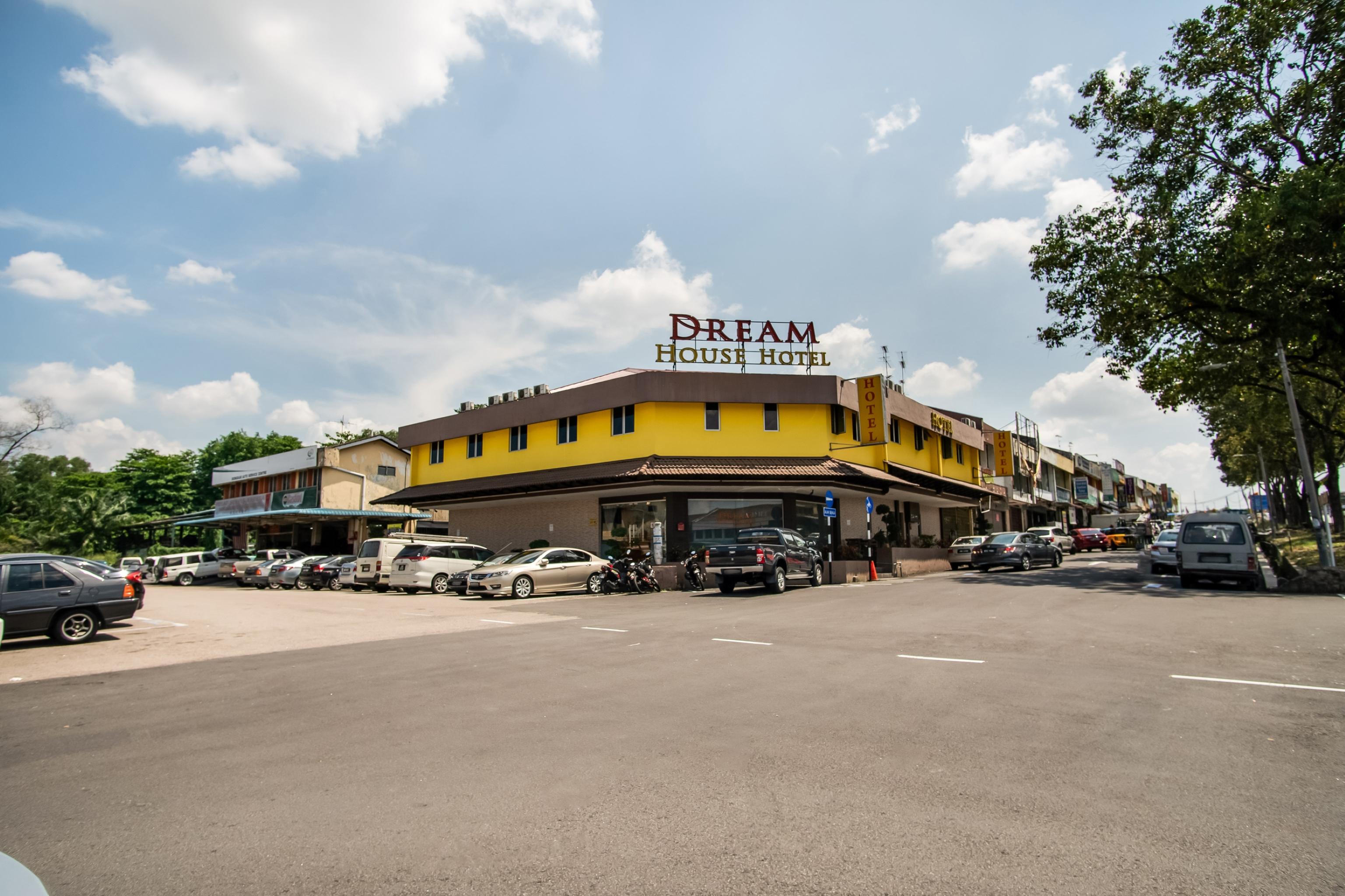 Oyo 89480 Dream House Hotel Skudai Eksteriør bilde