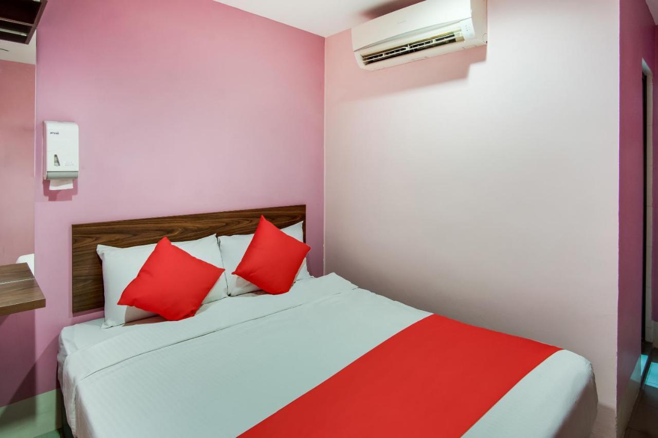 Oyo 89480 Dream House Hotel Skudai Eksteriør bilde