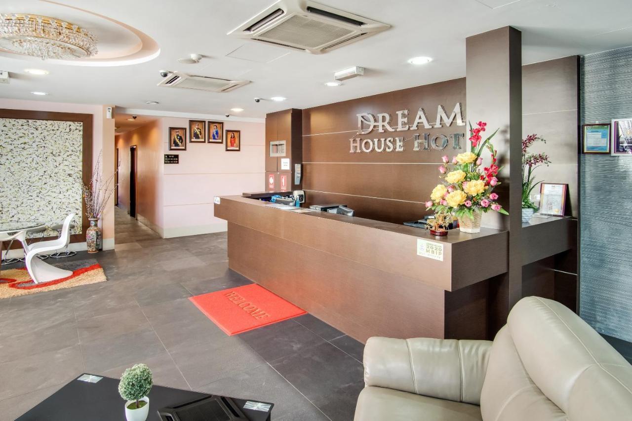 Oyo 89480 Dream House Hotel Skudai Eksteriør bilde