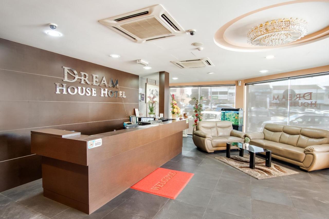 Oyo 89480 Dream House Hotel Skudai Eksteriør bilde